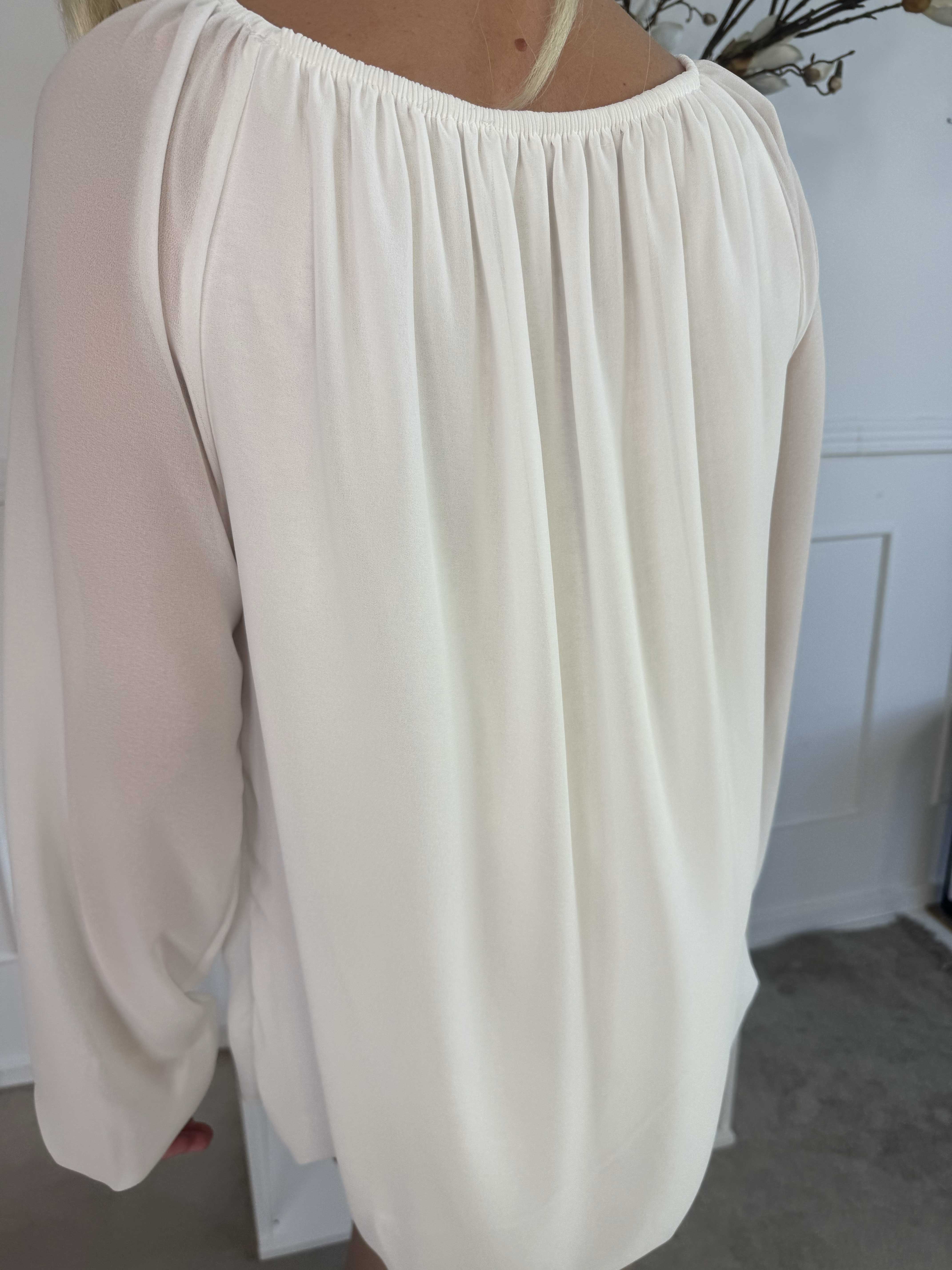 Stef - Fin tunika i chiffonlag med elastikkant